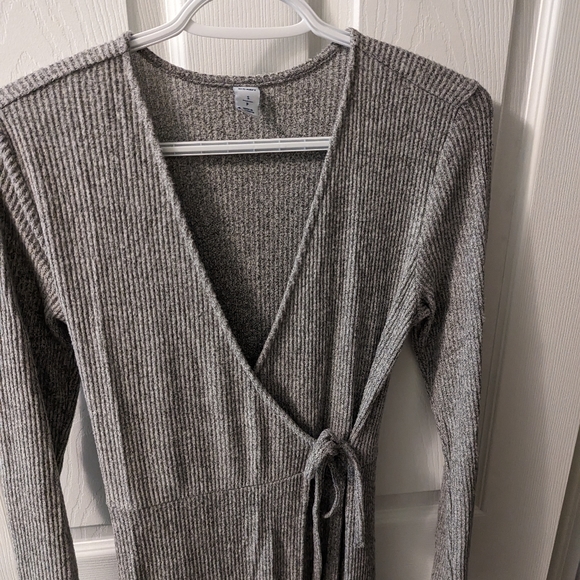 Old Navy Heather Grey & White Skater Style Wrap Dress | Size Small - Picture 4 of 8